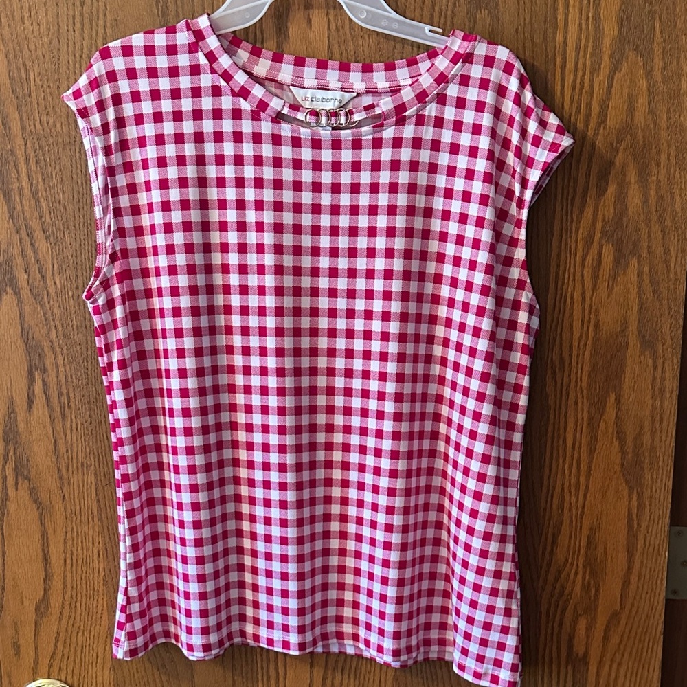 Liz Claiborne Red and White Checkered Short Sleeve Top